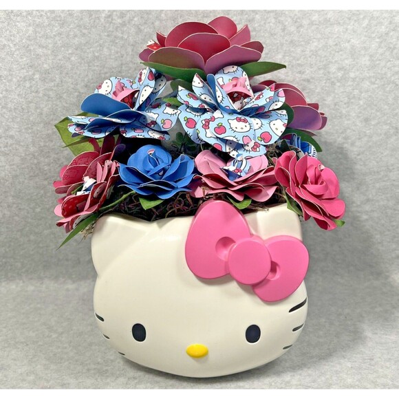 Hello Kitty Sanrio Bucket Edible Arrangements Plastic Container HK Paper Roses - Picture 1 of 16